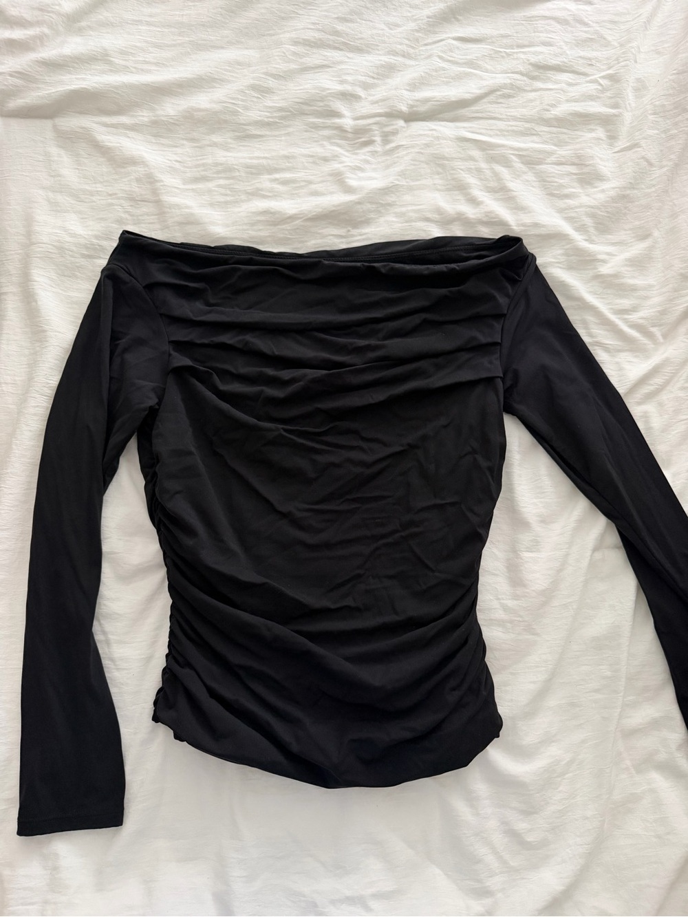 Women's Black Off-the-Shoulder Ruched Long-Sleeve Top